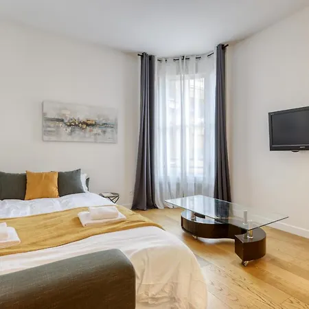Chic And Warm 1 Bd Flat - Heart Of The Luxury 16th Appartamento Parigi